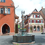 Lahr im Schwarzwald, links das alte Rathaus
