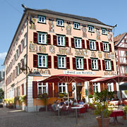 Eberbachs schön bemaltes historisches Hotel Karpfen
