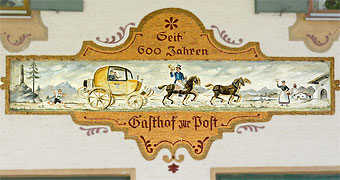 postalische Malerei in Nebengebäude Zur Post in Kochel am See