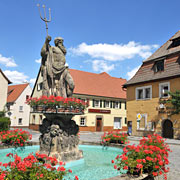 barocker Naptunbrunnen am Markt von Thurnau