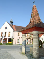 Baudenbach, Ziehbrunnen mit Brunnenhaus