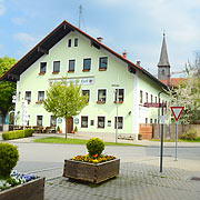 Grabenstätts Rathaus im ehemaligen Schloss