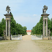 Eingang zum Schlosspark