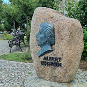 Gedenkstein für Albert Einstein, der gern in Caputh verweilte