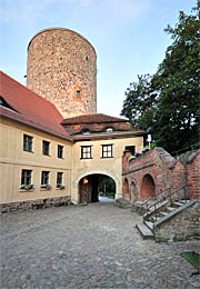 im Burghof der Burg Rabenstein
