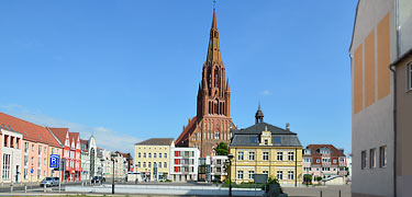 Rathaus und Kirche St. Bartholomaei, Demmin
