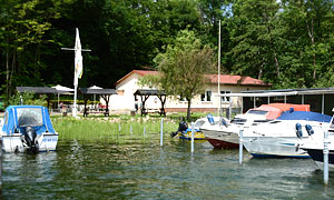Bad Kleinen, Rastplatz am Ufer des Scheriner Außensees