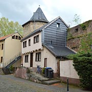 Wehrturm mit Stadtmauerrest am ehemals sumpfigen Entenpfuhl von Euskirchen