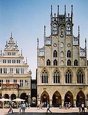 Rathaus von Münster in NW, detailgetreu gotisch wieder aufgebaut