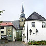 Musikschule und Probsteikirche in Werl