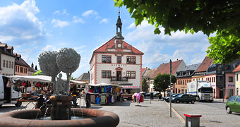 Geithain, Marktplatz mit Rathaus