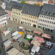 Geras Marktplatz von oben mit Apotheke, Simsonbrunnen
