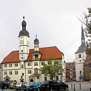 Rathaus und Stadtkirche am Markt in Eisenberg