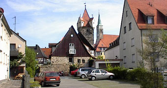 Herzogenaurach, wo einst die Stadtmauer schützte, entstand längst moderne Wohnqualität