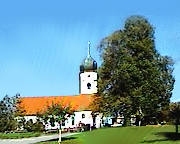Barock, innen Rokoko mit beachtlichen Holzfiguren von Ignatz Günther - Kunigundenkirche