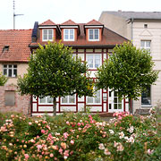 differente Hausgruppe an der vorderen Marktstraße in Friesack