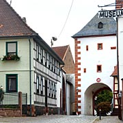 Obertor der ehemaligen Stadtbefestigung von Maintal-Hochstadt