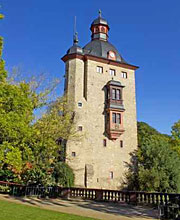 Oestrich-Winkel, Schloss Vollrads, Wohnturm (14. Jh.) © Udo Kruse