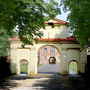 Das Gelbe Tor, Zufahrt zum Schloss Dargun