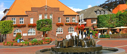 Westerstede, Fußgängerzone, Rathaus © BildPix.de