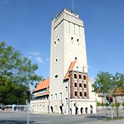 Das seltsame Rathaus am Wasserturm