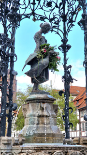 Marktbrunnen von Göttingen mit Gänseliesel-Figur