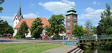 Feuerwehrturm und Willehadikirche in Osterholz-Scharmbeck