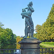 Schloss Bückeburg, Brückenfiguren