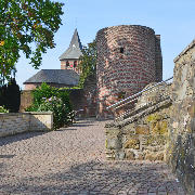Wehrturm, dahinter Kirche St. Georg,  Wassenberg