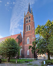 Stadtturm von Kemberg, neu errichteter neugotischer Kirch- Westturm