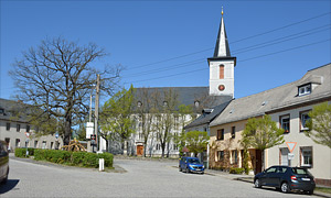 Narkt mit Stadtkirche Hohenleuben