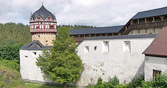 Schloss Burgk über dem Saaletal