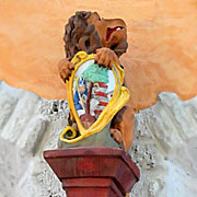 Wappen und Löwe am Rathaus von Tennstedt